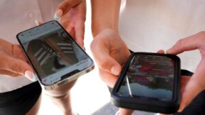 Ottawa’s soon-to-be introduced digital safety bill poised to include a social media ban