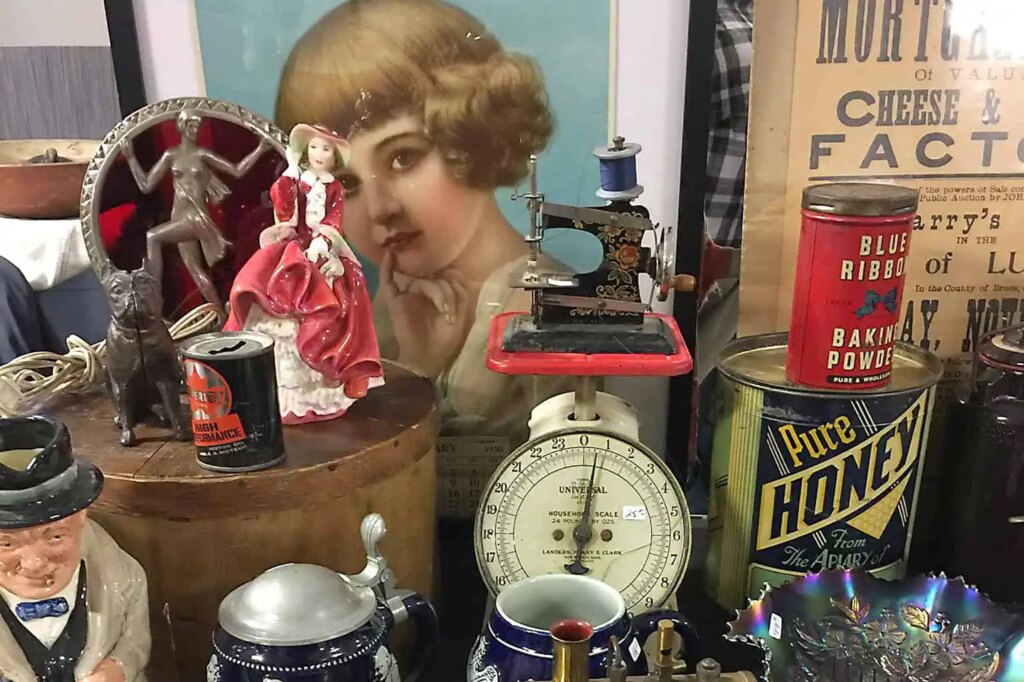 Oakville to Host Exciting Antique Show by the Waterfront Oakville to Host Exciting Antique Show by the Waterfront