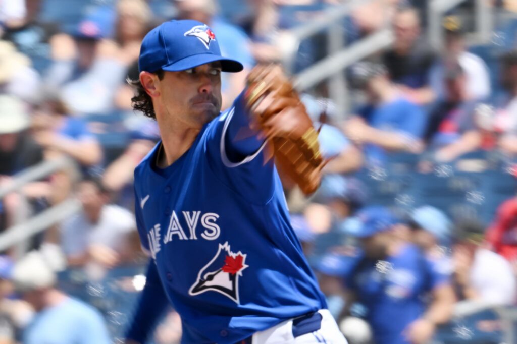 Rangers Finish Off Blue Jays in 3-2 Win