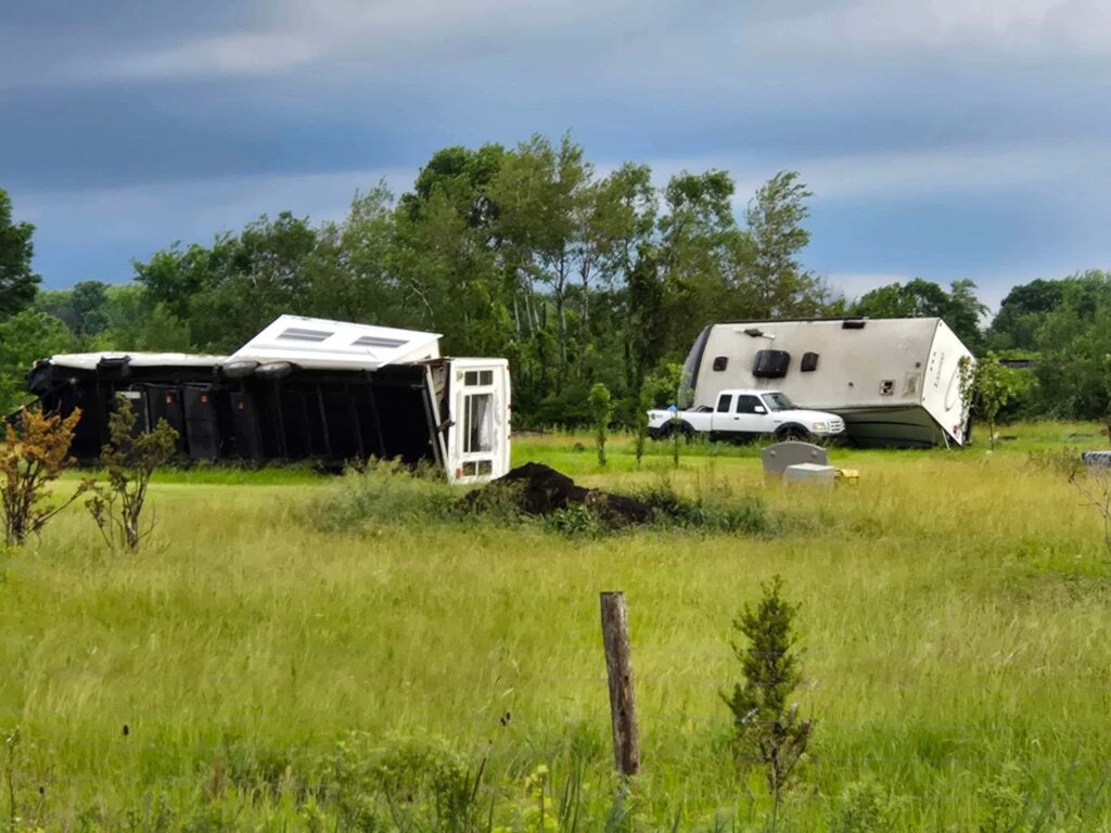 Tornado Hits Near Glencoe