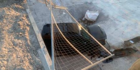 Car Falls into Construction Pit in Barrie