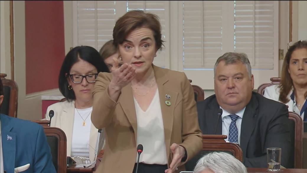 Click to play video: 'Quebec Premier Christine Fréchette won’t say how she would vote in a referendum'