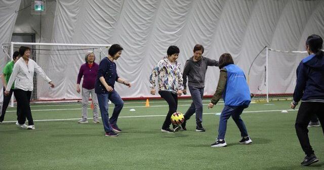 Markham Seniors Enjoy Soccer Without the Run Markham Seniors Enjoy Soccer Without the Run