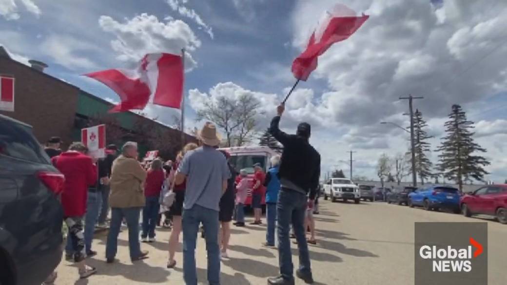 Click to play video: 'Forever Canadian movement kicks off unity bus tour'