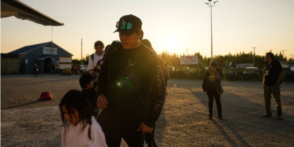Evacuees from Northern Ontario Wildfires Arrive in Barrie Evacuees from Northern Ontario Wildfires Arrive in Barrie