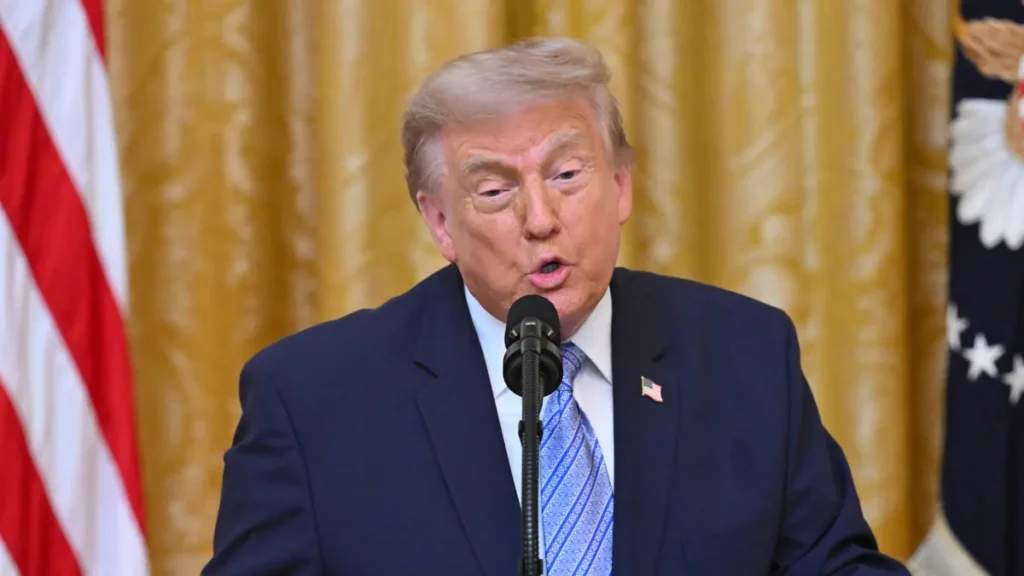 Smoke from Canadian Wildfires Prompts Trump’s Tariff Warning Smoke from Canadian Wildfires Prompts Trump’s Tariff Warning