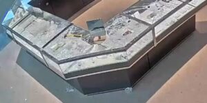 Robbery at Barrie’s Georgian Mall Jewelry Store