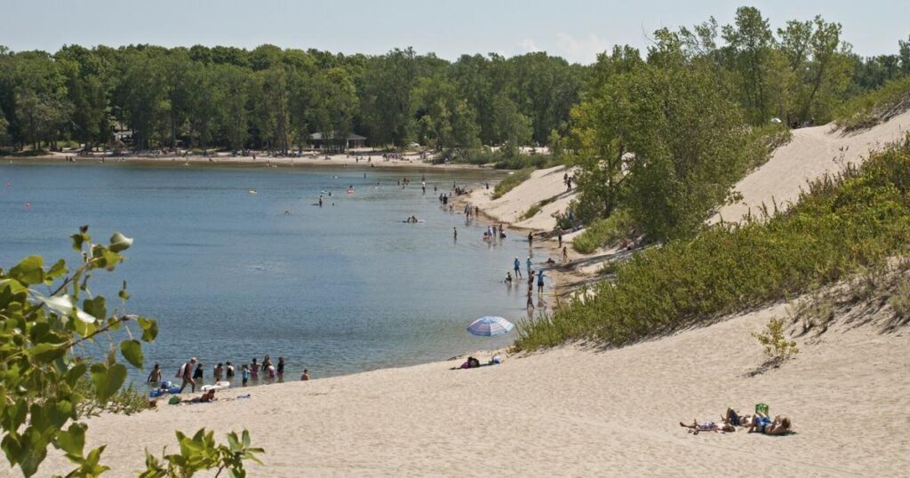 Discover Ontario’s Scenic Dunes and Charming Towns Discover Ontario’s Scenic Dunes and Charming Towns