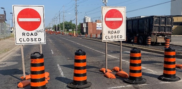 Roadwork Ahead on Farewell Street in Oshawa Roadwork Ahead on Farewell Street in Oshawa
