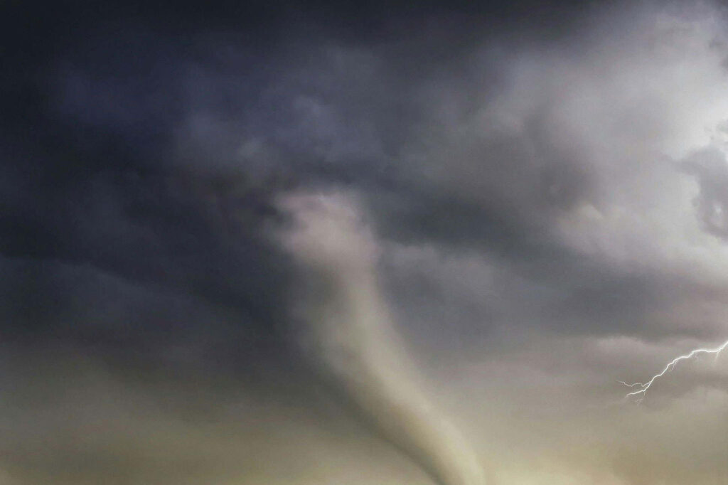 Severe Thunderstorm Warning in Ontario