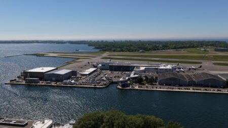 Toronto Council Pushes for Return of Airport Land
