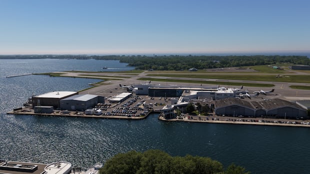 Toronto Council Pushes for Return of Airport Land Toronto Council Pushes for Return of Airport Land