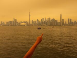 Smoke from Wildfires Chokes Toronto and U.S. Cities Smoke from Wildfires Chokes Toronto and U.S. Cities