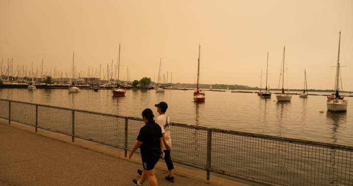 Wildfire Smoke Turns Toronto’s Skies Orange Wildfire Smoke Turns Toronto’s Skies Orange