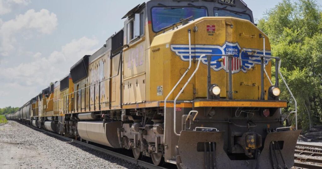 Stricter English Requirements for Mexican Train Crews Entering the US