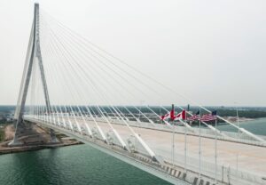 New Bridge Connects Detroit and Windsor Amid Trade Tensions