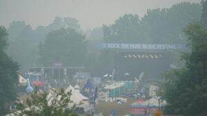 London Faces Air Quality Alert as Wildfire Smoke Persists London Faces Air Quality Alert as Wildfire Smoke Persists