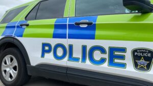 2 children, woman in hospital after being struck by driver in Barrie: police 2 children, woman in hospital after being struck by driver in Barrie: police