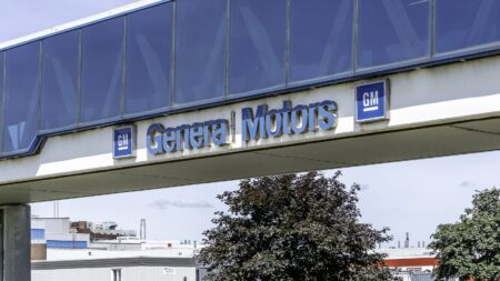 GM’s New Deal Brings Back HD Truck Production to Oshawa GM’s New Deal Brings Back HD Truck Production to Oshawa