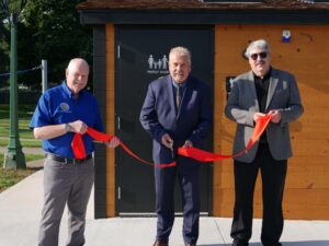 New four-season public washroom opens in downtown Forest