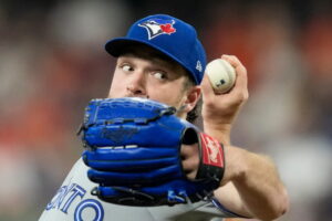 Toronto Blue Jays pitcher Trey Yesavage exits with apparent knee injury Toronto Blue Jays pitcher Trey Yesavage exits with apparent knee injury