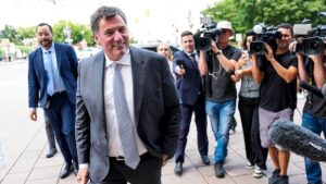 Officials Nearing Agreement on Canada-U.S. Trade Pact Officials Nearing Agreement on Canada-U.S. Trade Pact