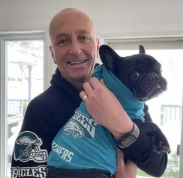 Ian Mc Learon in Philadelphia Eagles Gear