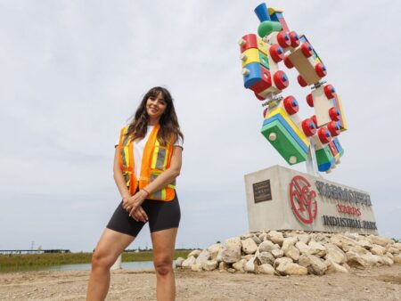 Bright New Sculpture Celebrates St. Thomas’ Railway History Bright New Sculpture Celebrates St. Thomas’ Railway History