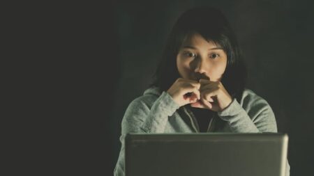 Teenagers Turning to AI for Help, Experts Warn of Risks Teenagers Turning to AI for Help, Experts Warn of Risks
