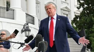 Trump Kicks Off 32-Day Campaign Trail for Midterms