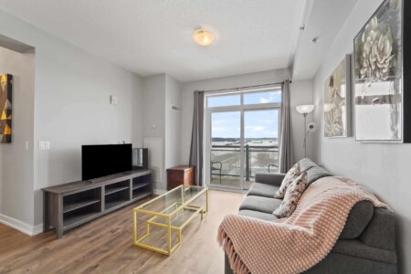 Stunning Oakville Condo with Unmatched Views