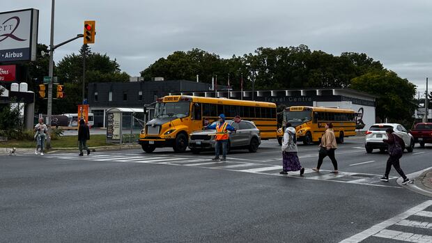 Should London Increase Its School Crossing Guards? Should London Increase Its School Crossing Guards?