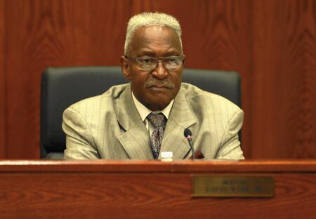 Mayor’s Supporters Cash in on City Contracts