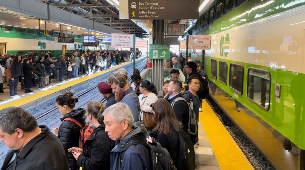 GO Transit to Reduce Train Services Temporarily GO Transit to Reduce Train Services Temporarily