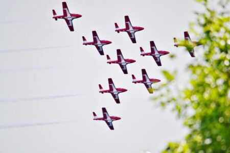 Snowbirds’ Last Show in Kingston Before They Retire