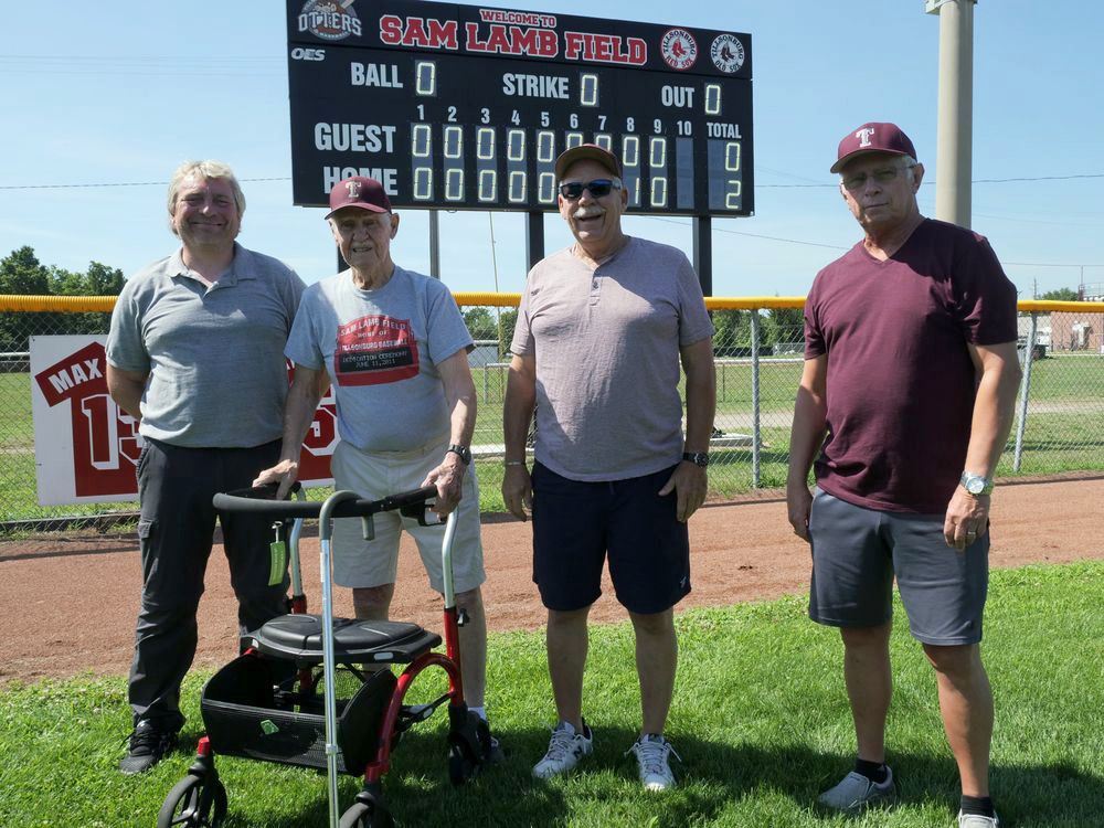 New Scoreboard Unveiled at Tillsonburg Baseball Field New Scoreboard Unveiled at Tillsonburg Baseball Field