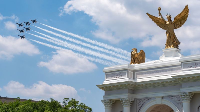 Trump Proposes Dual-Purpose Arch in D.C. Trump Proposes Dual-Purpose Arch in D.C.