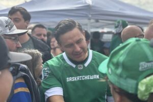 VIDEO: Poilievre demands cost breakdown of Canada’s counter-tariffs during Regina visit