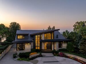 Explore This Stunning .5 Million Mississauga Home Explore This Stunning .5 Million Mississauga Home