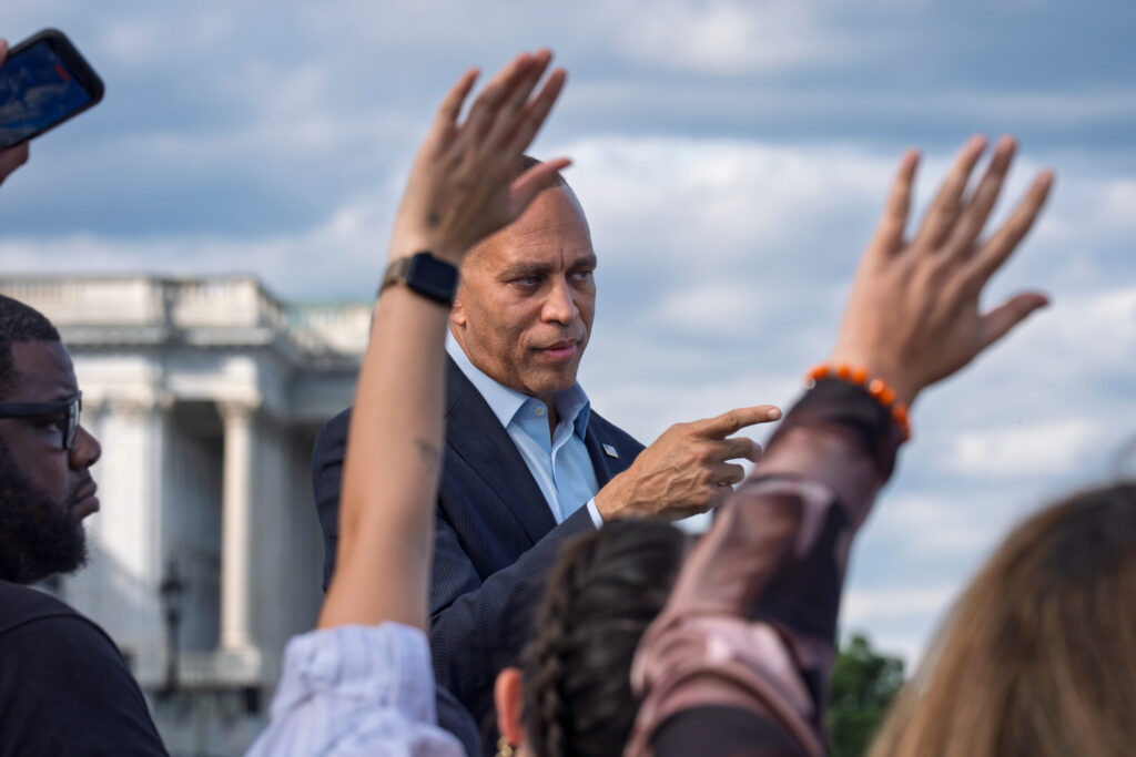House Democrats Eyeing Trump Districts for Potential Gains House Democrats Eyeing Trump Districts for Potential Gains