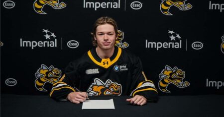 Local Player Signs with Sarnia Sting